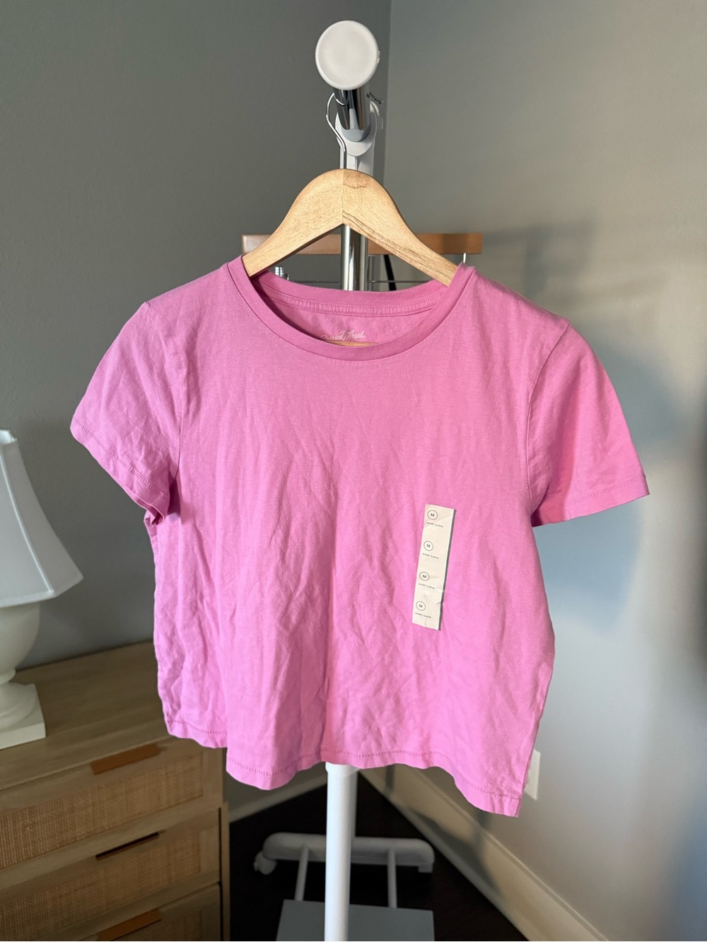NEW Universal Thread Pink Crop Short Sleeve Crewneck Tee Size M